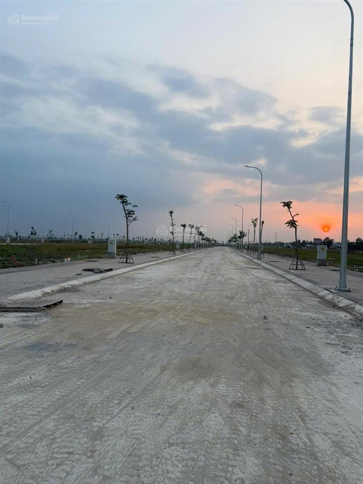 Bán lô đất nằm đường lương hòa, giáp bình chánh, full thổ 5x18 gần khu dân cư hiện hữu