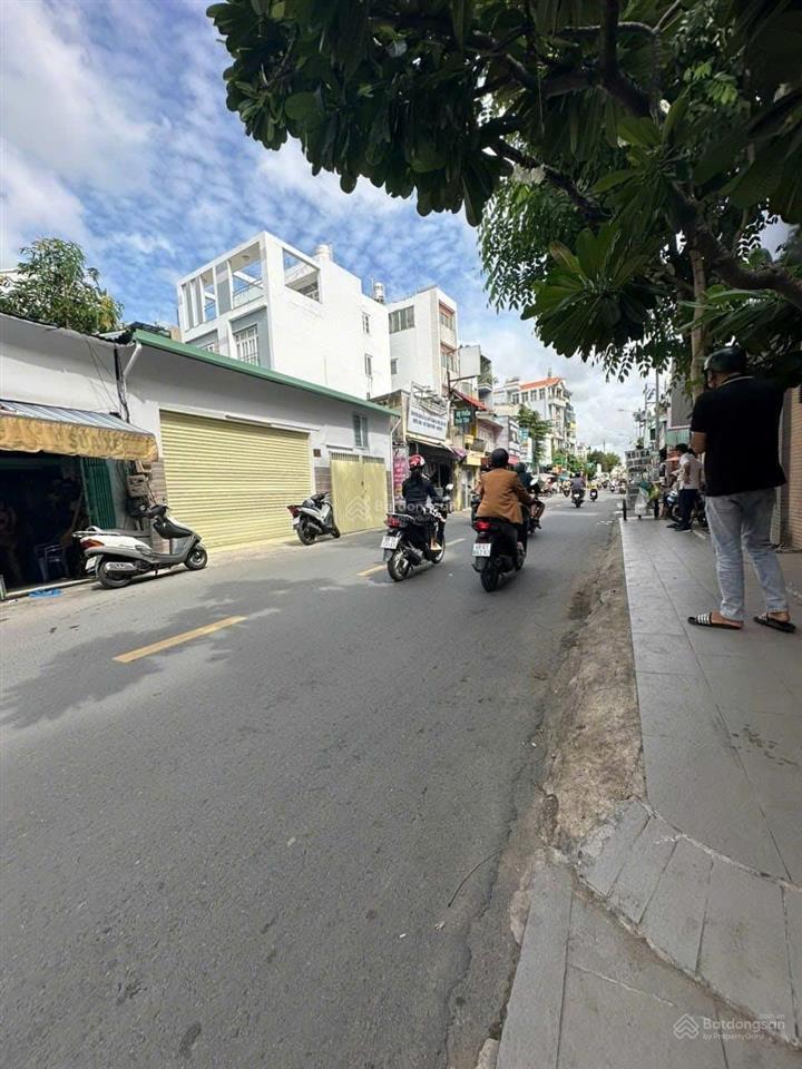 Cần bán lô đất cặp nằm mặt tiền đường lớn, giáp bình chánh, 10x18 full thổ, xây dựng tự do, kế kdc