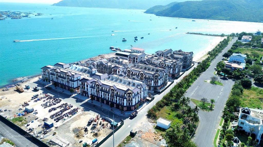 Bán ngay căn 98m2 sát biển giá 11.3 tỷ vin phú quý nha trang