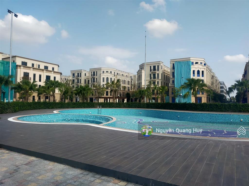 Cần bán nhanh lk thiên nga 3, gần hồ, diện tích 75 m2 giá bán 23.9 tỷ,hàng hiếm tại vinhomes cổ loa