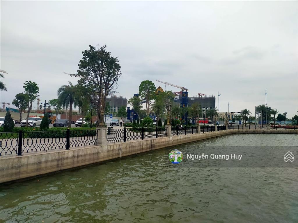 Cần bán nhanh lk thiên nga 3, gần hồ, diện tích 75 m2 giá bán 23.9 tỷ,hàng hiếm tại vinhomes cổ loa