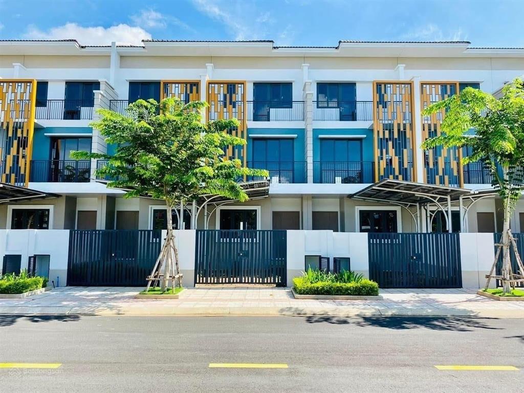 Bán nhà dự án suncasa central, vsip2 bình dương, nhà 1 trệt 2 lầu. giá 3 tỷ 350
