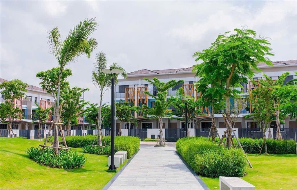 Bán nhà dự án suncasa central, vsip2 bình dương, nhà 1 trệt 2 lầu. giá 3 tỷ 350