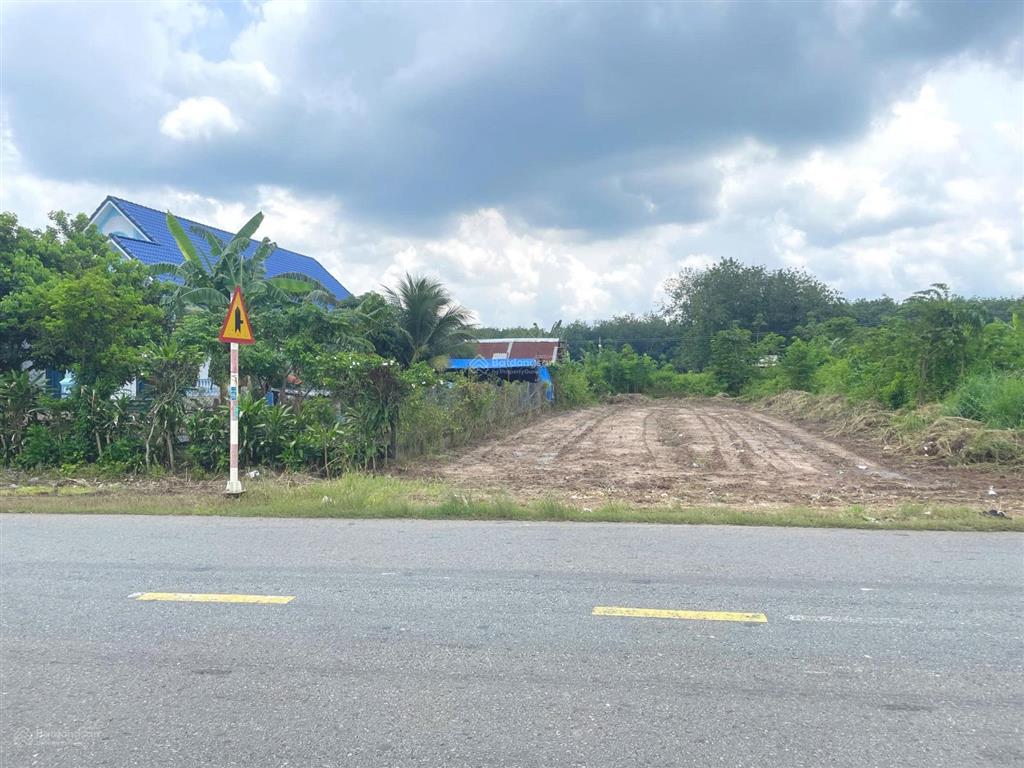 Bán đất dt 750, 1.6 tỷ, 5x41m thổ cư 100m2 tại tân long, phú giáo, bình dương, giá siêu hời
