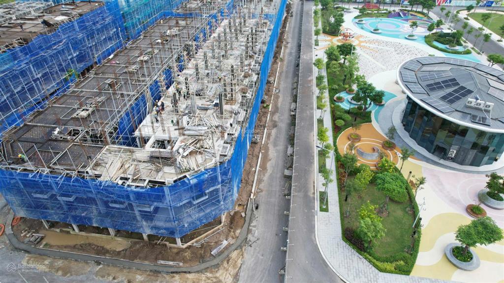 Căn góc xẻ khe đẹp nhất dãy l8 dt 67,5m2 đầu cổng vào vlasta thủy nguyên hải phòng