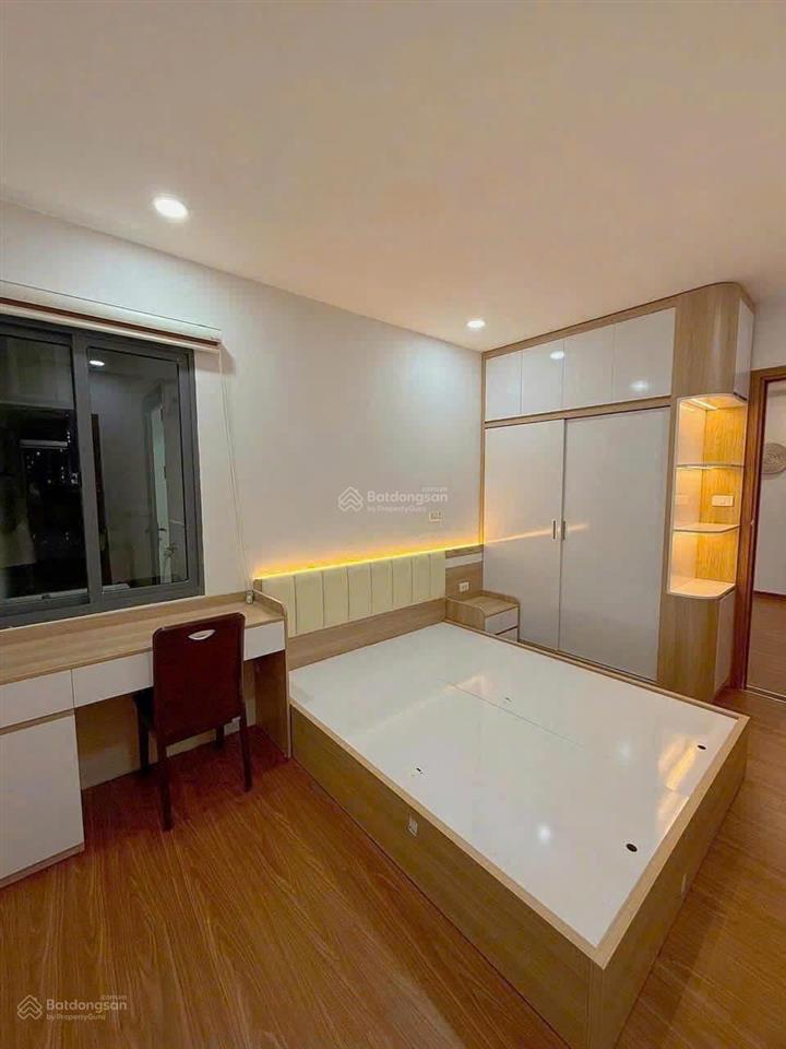 Em rao bán căn 2pn rộng nhất rose town với giá cả tốt vì cần bán gấp