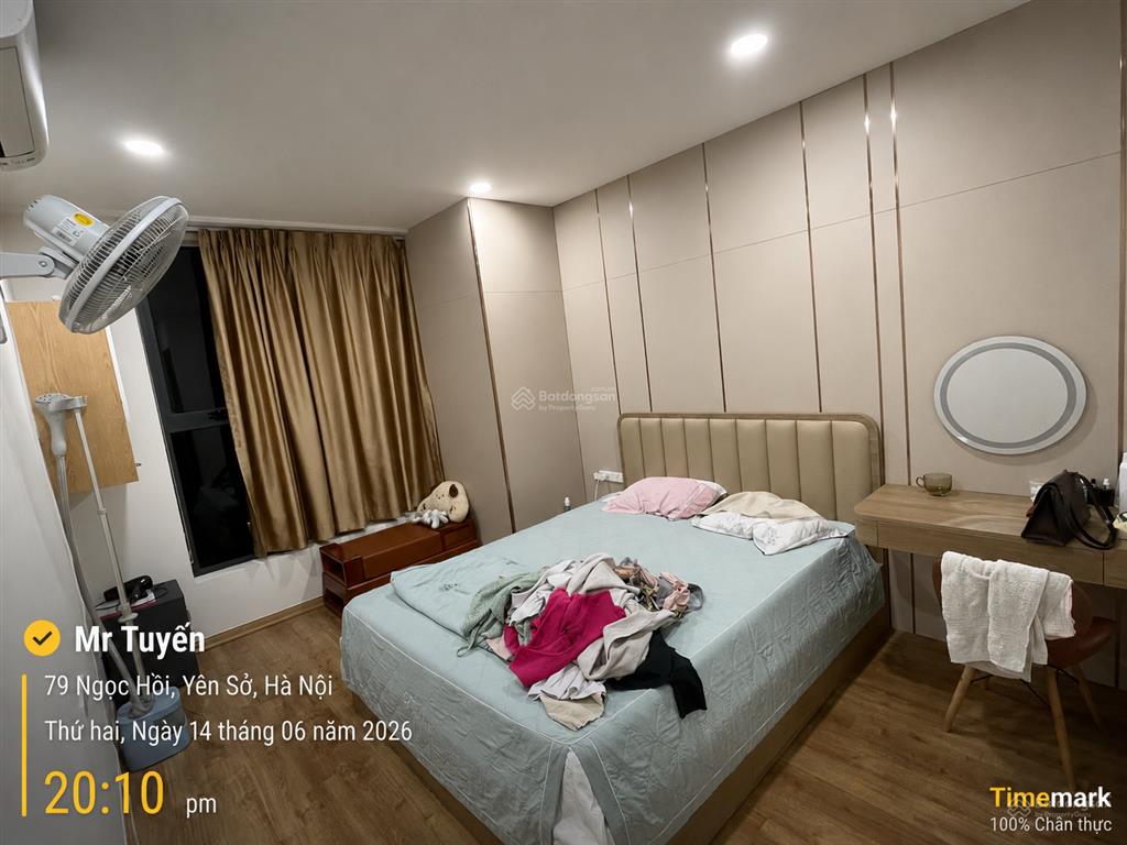 Chính chủ gửi bán căn hộ 3pn  2wc tầng trung, không áp mái, sổ hồng lâu dài