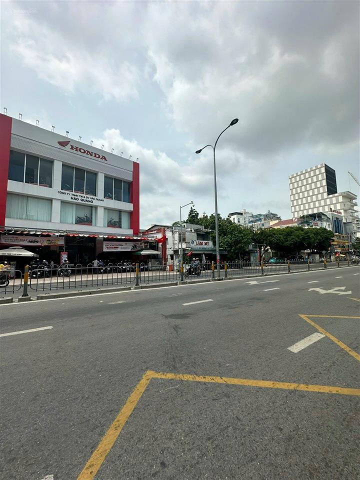 Bán nhanh tòa nhà ngang 18mx30m ngay ngã 4 phú nhuận