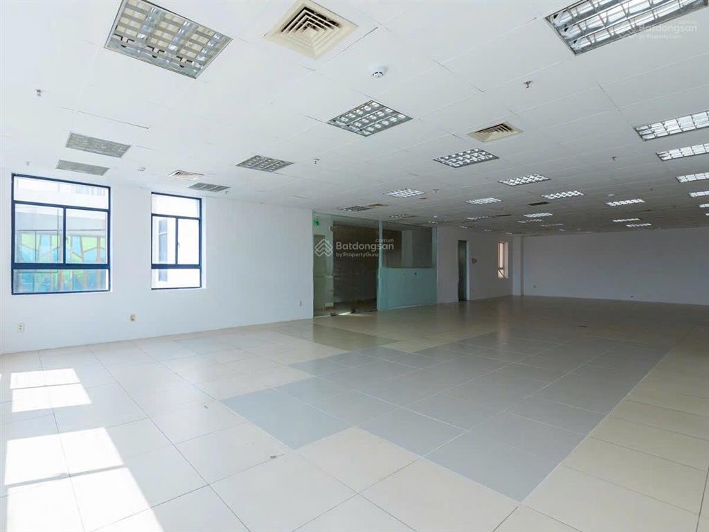 Tòa nhà khu đệ nhất khách sạn đường hoàng việt  khu tân sơn nhất quận tân bình