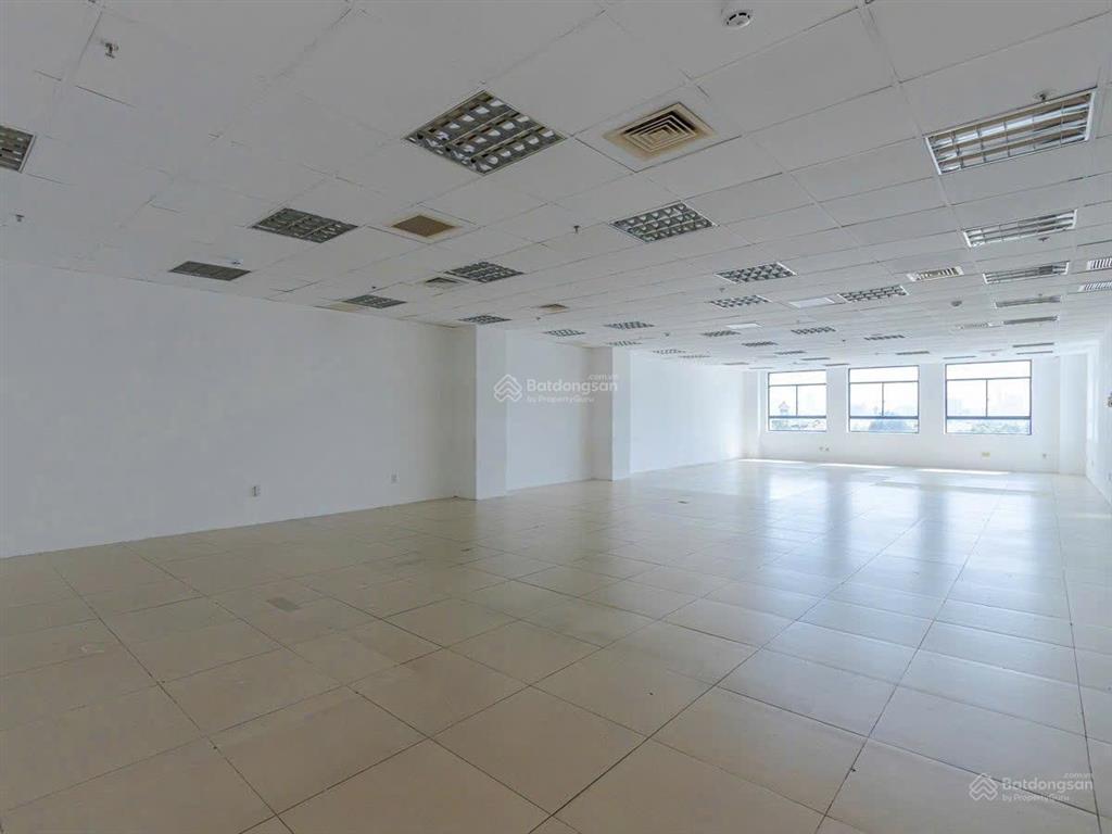 Tòa nhà khu đệ nhất khách sạn đường hoàng việt  khu tân sơn nhất quận tân bình