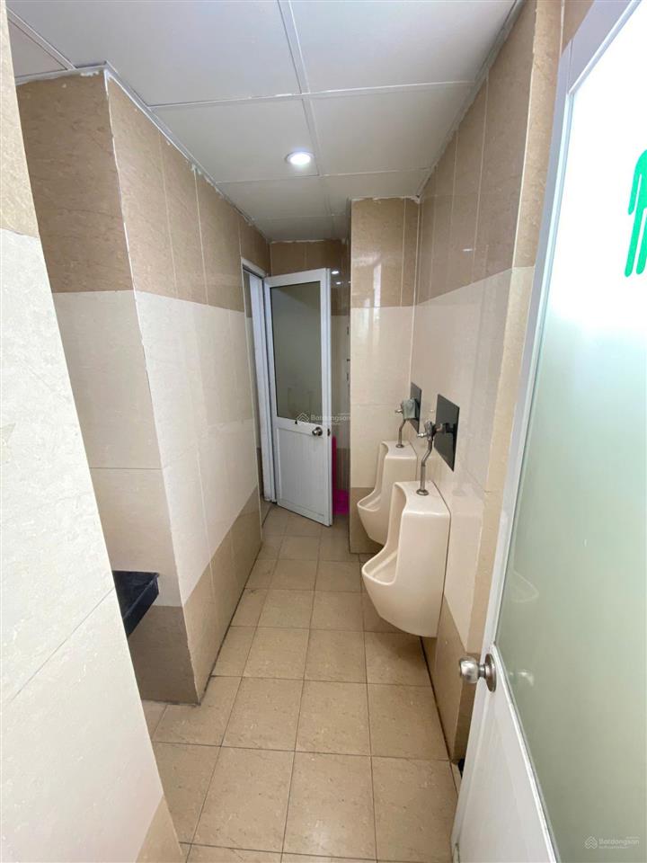 Tòa nhà khu đệ nhất khách sạn đường hoàng việt  khu tân sơn nhất quận tân bình