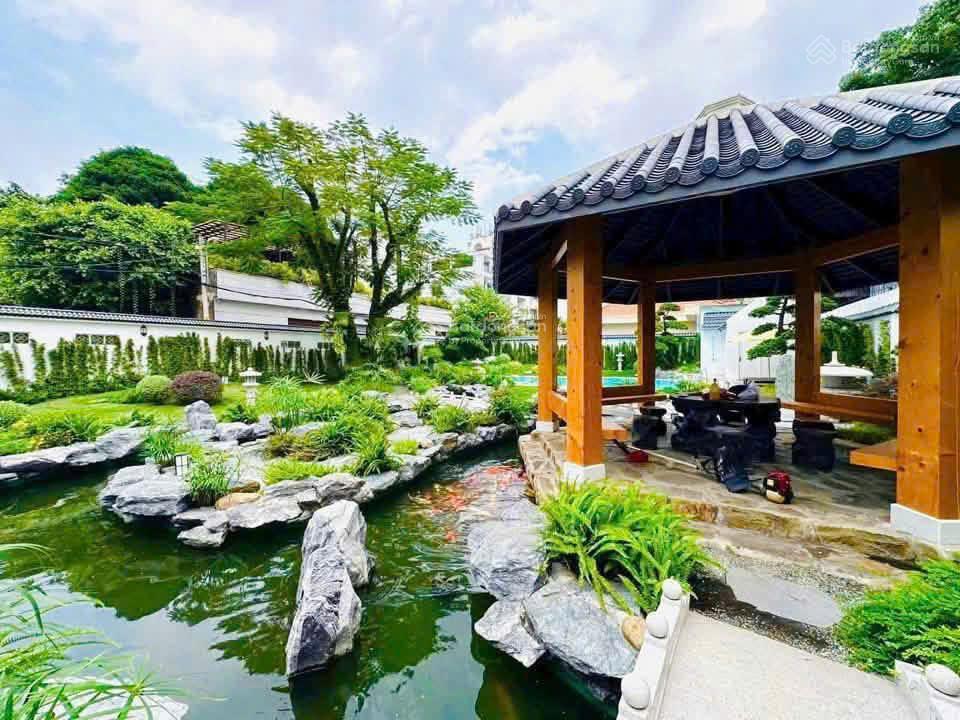 Bán biệt thự sân vườn trần ngọc diện thủ đức, ngang 51m của chủ tịch tập đoàn hoa sen