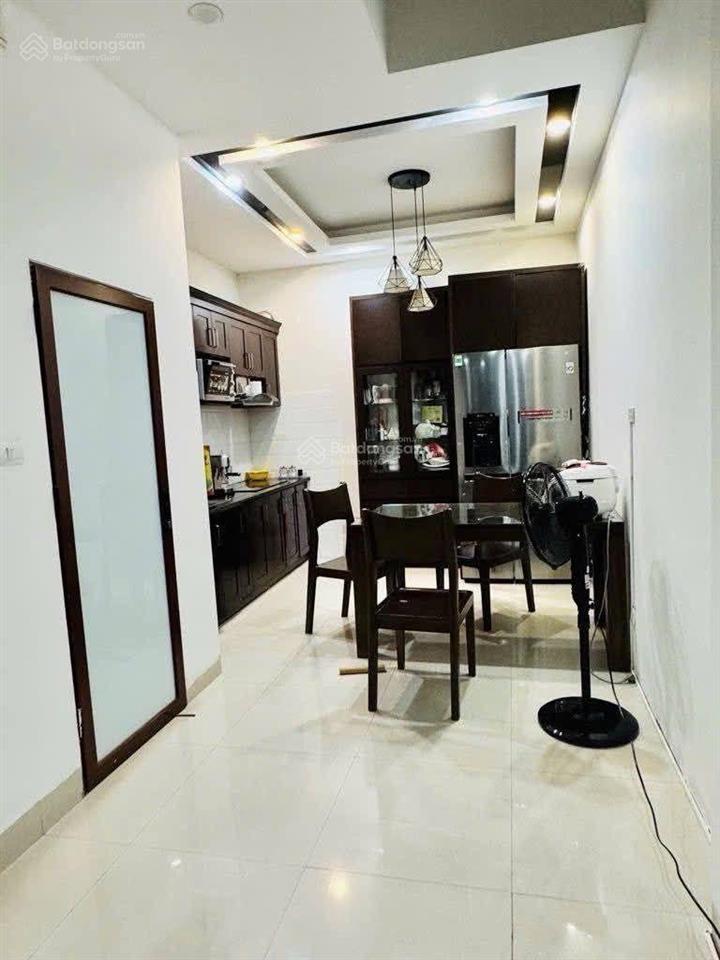 Lạc long quân, sát hồ tây, 38m2 hơn 9 tỷ, dân xây, ngõ ô tô, kinh doanh, full nội thất xịn sò, hiếm