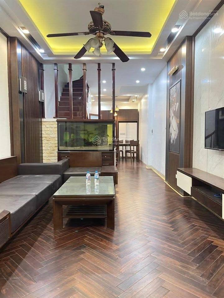 Lạc long quân, sát hồ tây, 38m2 hơn 9 tỷ, dân xây, ngõ ô tô, kinh doanh, full nội thất xịn sò, hiếm