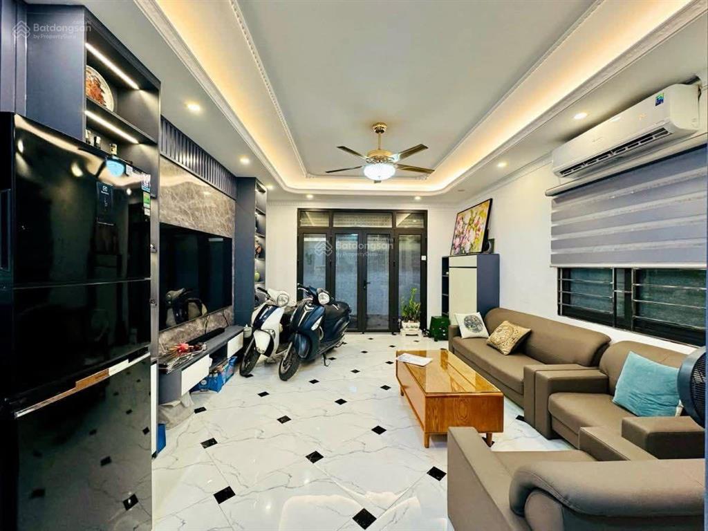 P/l phú thượng, sát kđt sunshine, 34m2 hơn 6 tỷ, dân xây, ngõ ô tô, gần phố, nội thất vip, hiếm quá