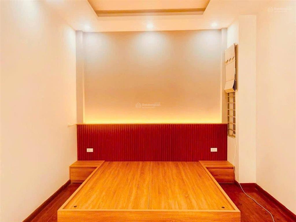 Xuân la, sát hồ tây, 38m2 hơn 11 tỷ, ngõ thông, gara ô tô, sát phố, lô góc thoáng, full nội thất