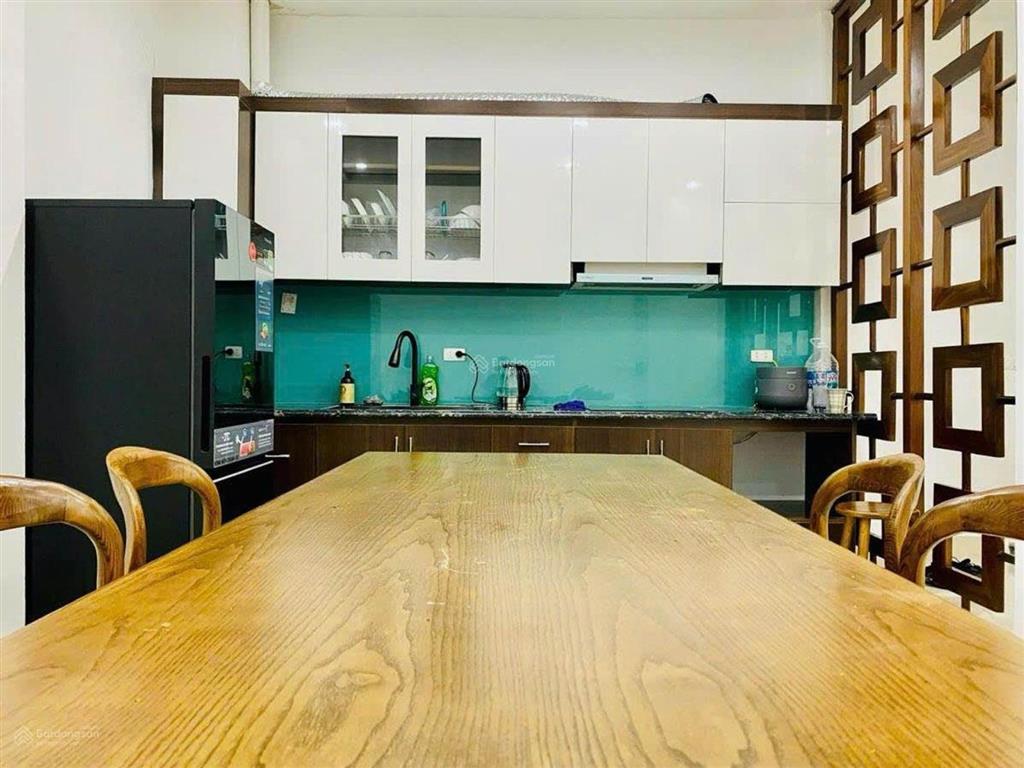 Xuân la, sát hồ tây, 38m2 hơn 11 tỷ, ngõ thông, gara ô tô, sát phố, lô góc thoáng, full nội thất