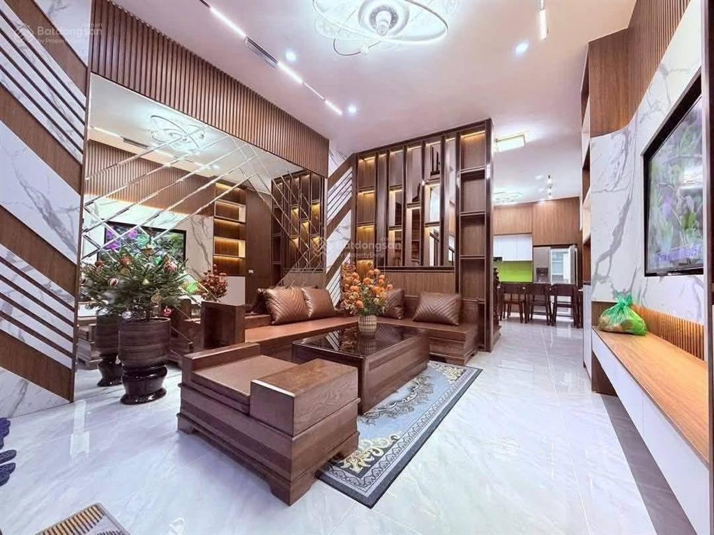 Phạm văn đồng, 40m2 chỉ 8.x tỷ, dân xây chắc chắn, ô tô đỗ cửa, sát phố, nội thất vip, an sinh đỉnh