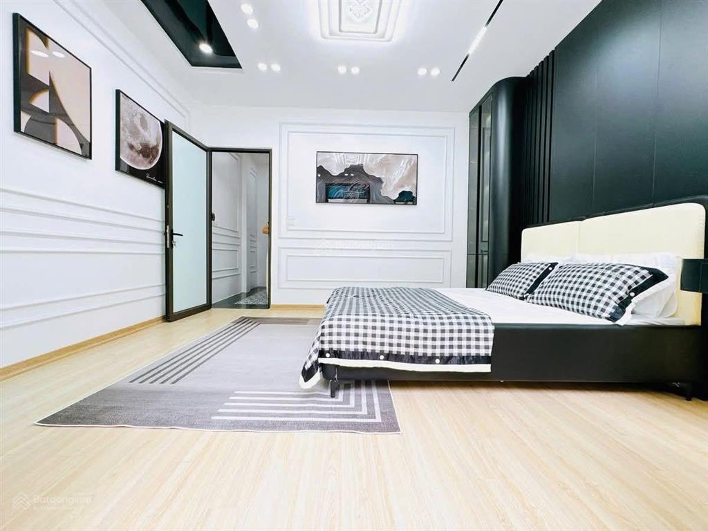 Bán nhà văn hội, sát hv tài chính, 56m2 chỉ 14.x tỷ, mới koong, garage ô tô, kinh doanh, thang máy