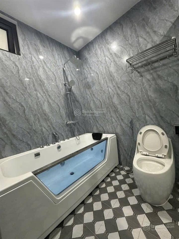 P/l cổ nhuế, 38m2 chỉ 8.x tỷ, 6 tầng 4 ngủ thang máy, dân xây, ô tô đỗ, sát phố, nội thất vip, hiếm