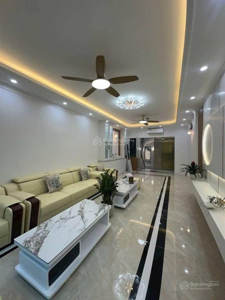 P/l cổ nhuế, 38m2 chỉ 8.x tỷ, 6 tầng 4 ngủ thang máy, dân xây, ô tô đỗ, sát phố, nội thất vip, hiếm