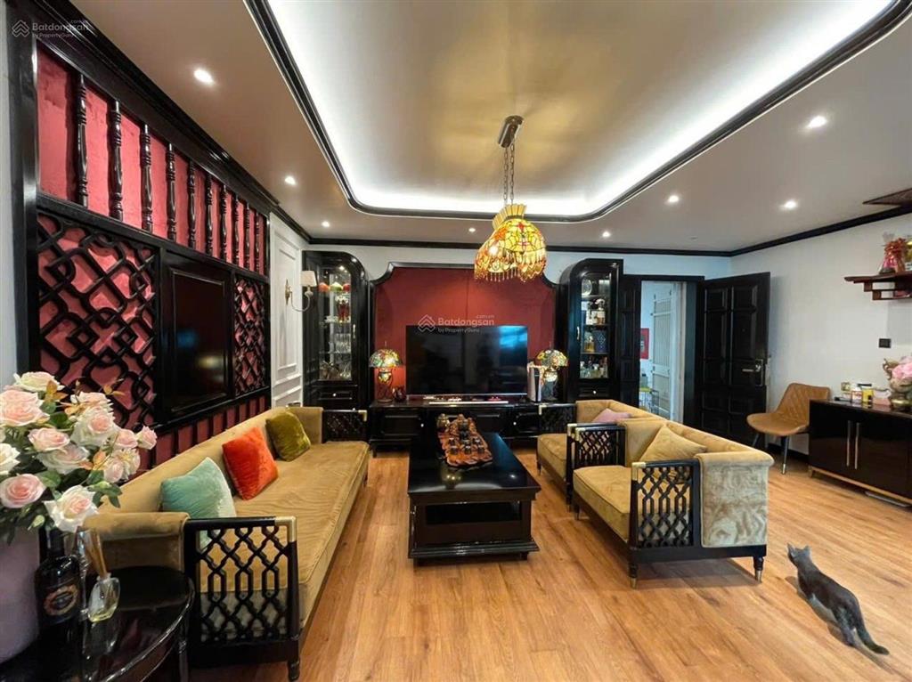Bán gấp, ch ct14a võ chí công, 74m2 chỉ 7.x tỷ, tầng đẹp, lô góc thoáng, view hồ tây, full nội thất