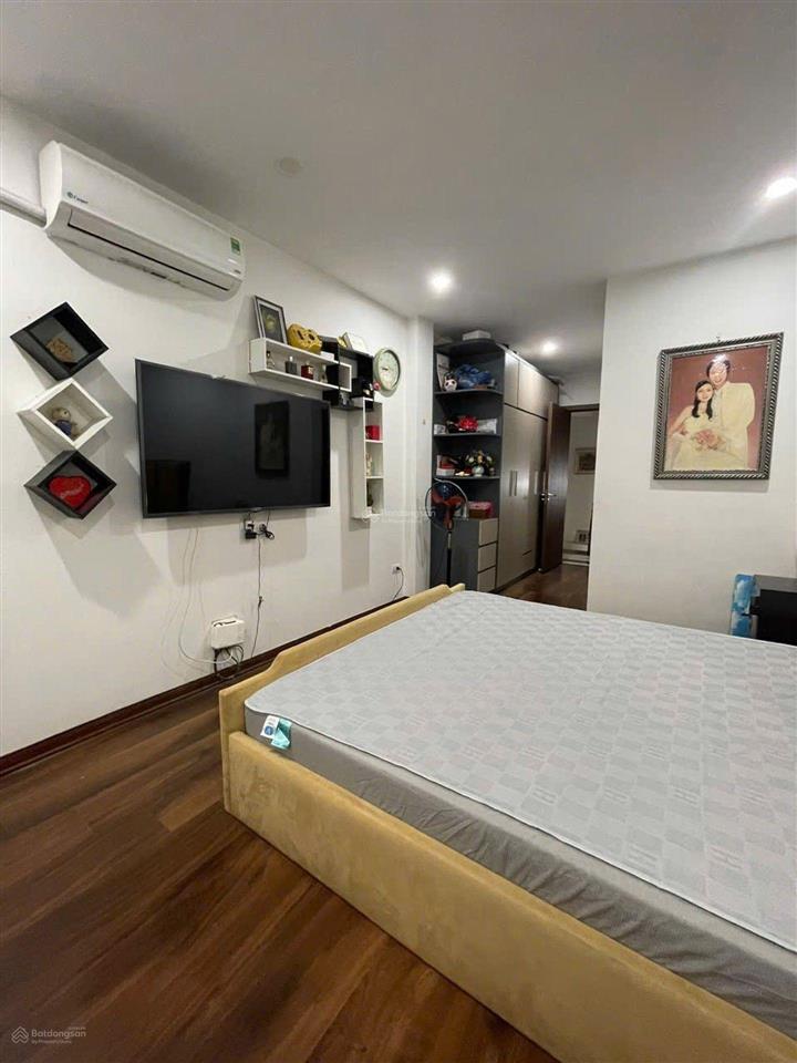 Bán nhà cổ nhuế, 36m2 chỉ 7 tỷ, dân xây, ngõ ô tô, sát phố, full nội thất vip, an sinh tuyệt vời