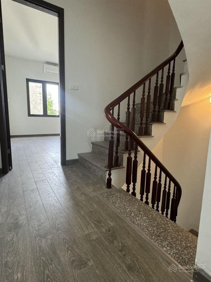 Hiêm, đẹp, rẻ nhất xuân đỉnh, 40m2 chỉ 8.4 tỷ, 5 ngủ dân xây, ô tô, sát phố, nội thất vip ở ngay