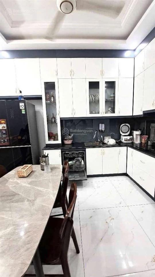Hiếm, rẻ, ko còn căn thứ 2, nhà trung tâm xuân đỉnh, 42m2 chỉ 8.9 tỷ, ô tô, lô góc, nội thất vip