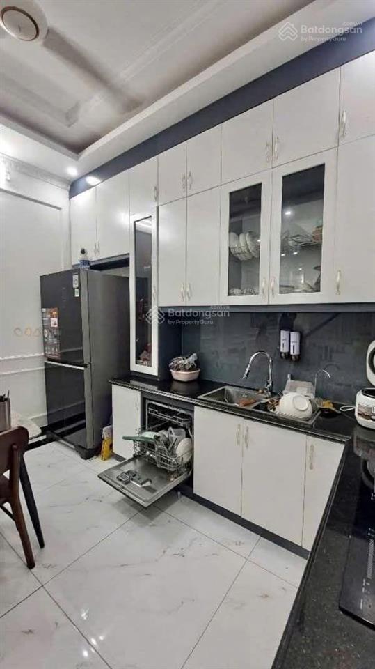 Hiếm, rẻ, ko còn căn thứ 2, nhà trung tâm xuân đỉnh, 42m2 chỉ 8.9 tỷ, ô tô, lô góc, nội thất vip
