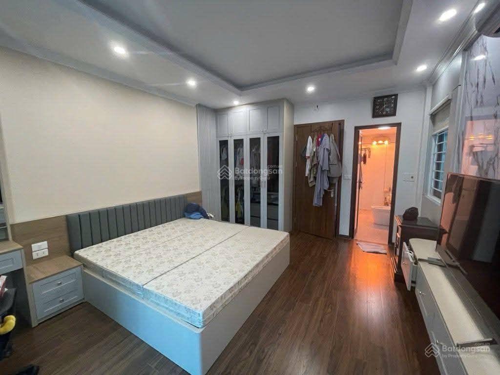 P/l gara ô tô đông ngạc, 40m2 chỉ 9.x tỷ, dân xây 4 ngủ, mặt ngõ thông, kinh doanh, gần trường, chợ