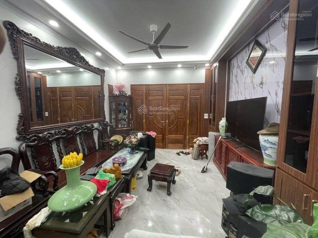 P/l gara ô tô đông ngạc, 40m2 chỉ 9.x tỷ, dân xây 4 ngủ, mặt ngõ thông, kinh doanh, gần trường, chợ