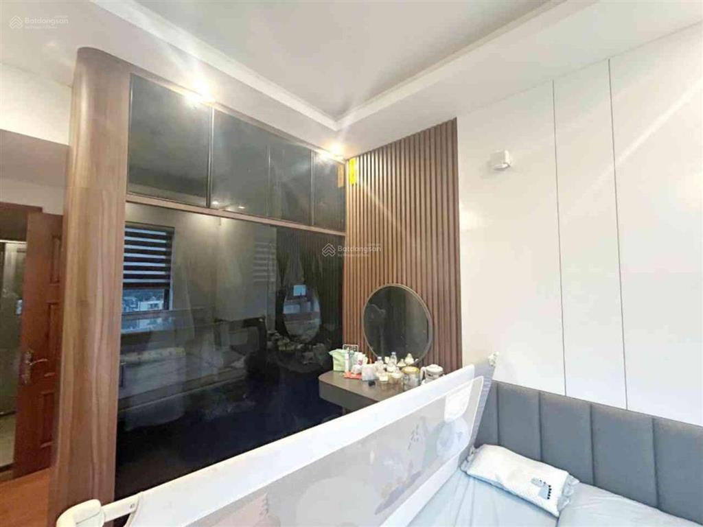 Cần bán, ch toà 789 xuân đỉnh, 62m2 chỉ 6,x tỷ, tầng vip, lô góc, view công viên, full nội thất xịn
