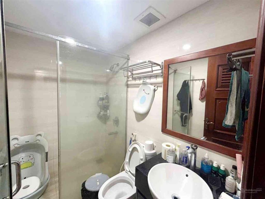 Cần bán, ch toà 789 xuân đỉnh, 62m2 chỉ 6,x tỷ, tầng vip, lô góc, view công viên, full nội thất xịn