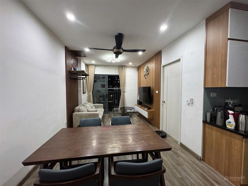 Bán gấp, ch ecohome3, 68m2 chỉ 5.x tỷ, 2pn 2wc full nội thất, tầng cao, view công viên, sổ sẵn