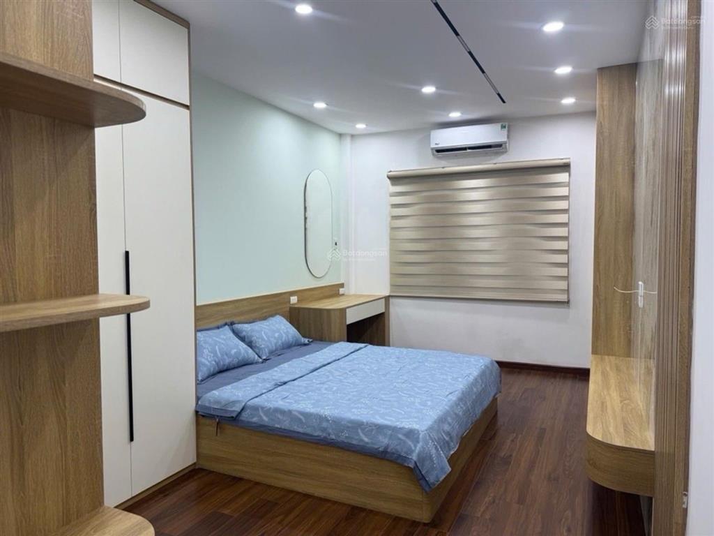 Bán gấp, nhà hiếm xuân đỉnh, 35m2 chỉ 8,x tỷ, dân xây, ngõ thông, ô tô, thang máy, full nội thất