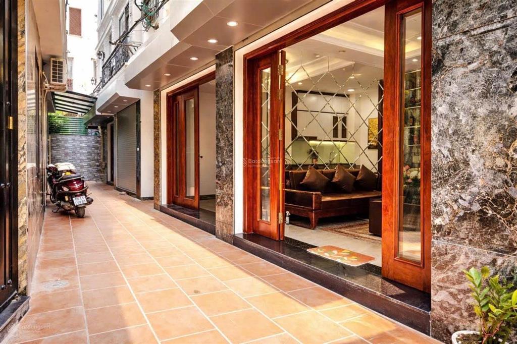 P/l xuân đỉnh, 36m2 chỉ 10.x tỷ, dân xây mới, ô tô đỗ, lô góc thoáng, thang máy nhập, full nội thất