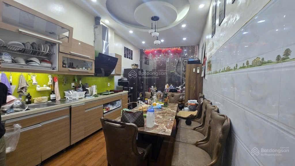 P/l quân đội nguyễn hoàng tôn, 42m2 chỉ 11,x tỷ, dân xây, ô tô, sát phố, dân trí cao, an sinh đỉnh
