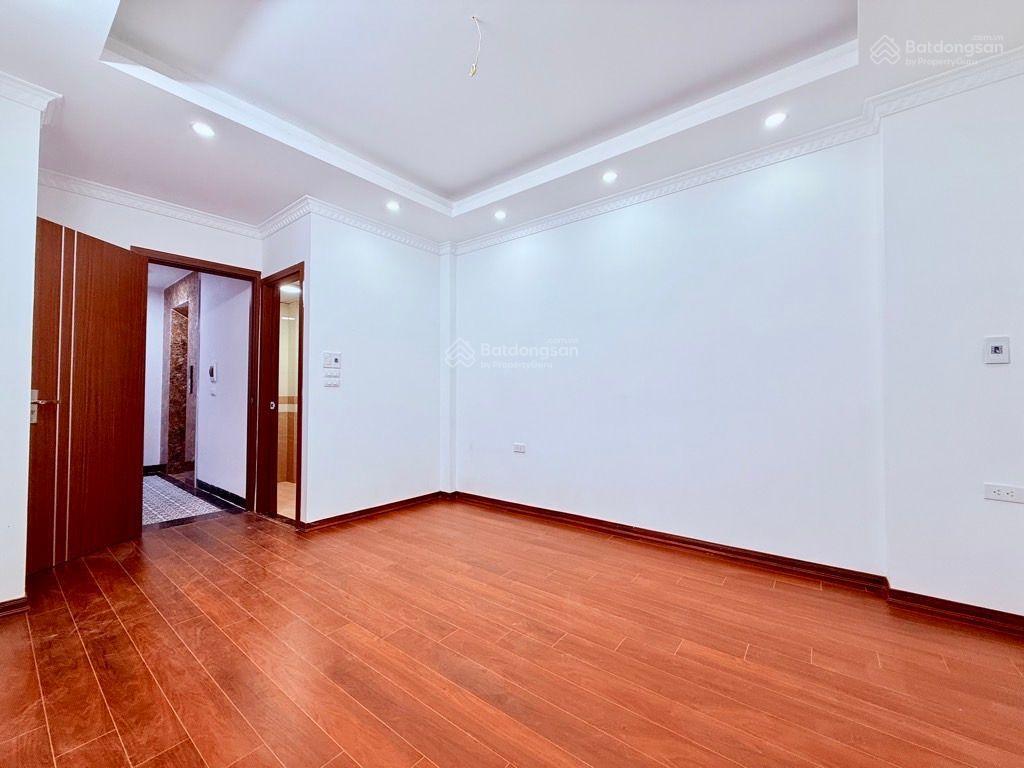 Lô góc xuân đỉnh, sát cv hoà bình, 35m2 hơn 8 tỷ, dân xây, ô tô, thang máy, lô góc, nội thất vip