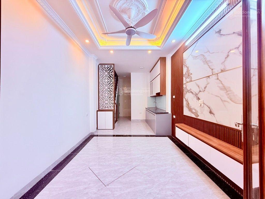 Lô góc xuân đỉnh, sát cv hoà bình, 35m2 hơn 8 tỷ, dân xây, ô tô, thang máy, lô góc, nội thất vip