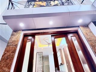 P/lô xuân đỉnh, sát cv hoà bình, 35m2 hơn 8 tỷ, dân xây, ô tô, thang máy, lô góc, nội thất vip