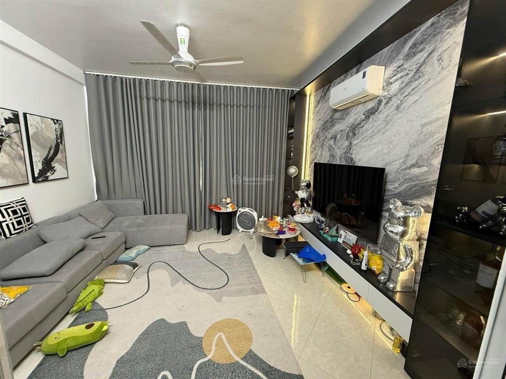 P/lô xuân đỉnh, 38m2 hơn 13 tỷ, ngõ thông, kinh doanh, gara ô tô, dân xây, sát phố, nội thất vip