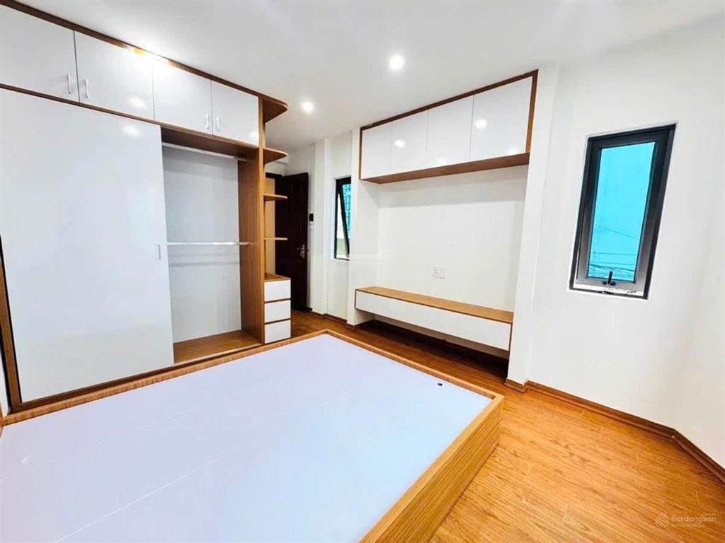 P/l ô tô tránh xuân đỉnh, 30m2 chỉ 8.x tỷ, dân xây, ngõ thông, kinh doanh, lô góc, full nội thất