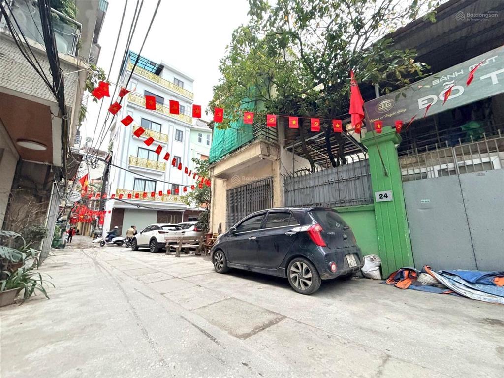 P/l ô tô tránh xuân đỉnh, 30m2 chỉ 8.x tỷ, dân xây, ngõ thông, kinh doanh, lô góc, full nội thất