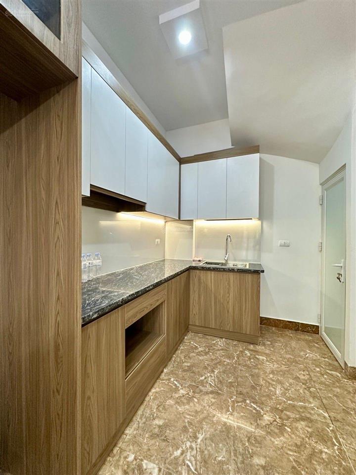 Hiếm nhất phân khúc, nhà xuân la, 38m2 hơn 9,x tỷ, dân xây, ô tô đỗ, lô góc thoáng, full nội thất