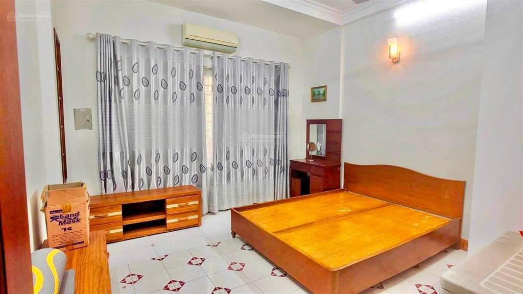 P/l đông ngạc, 40m2 4 tầng 4 ngủ hơn 8 tỷ, mặt ngõ thông, ô tô tránh, kinh doanh, tiềm năng, hiếm