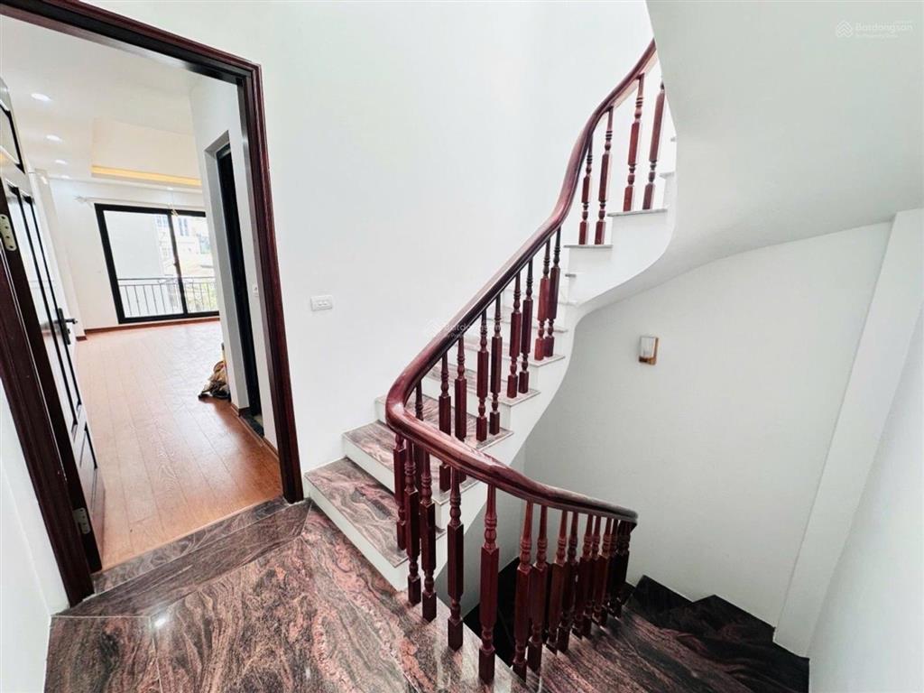 Xuân đỉnh, sát ngoại giao đoàn, 40m2 chỉ 10 tỷ, dân xây mới, ngõ thông, ô tô đỗ, lô góc, hiếm quá