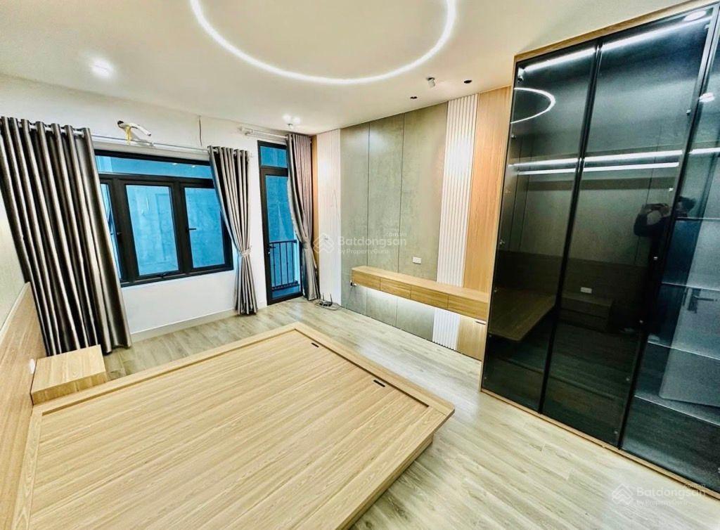 P/lô xuân la, gần hồ tây, 40m2 hơn 9 tỷ, dân xây, ngõ thông, ô tô, sát phố, full nội thất, hiếm