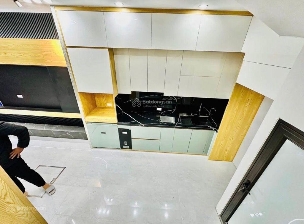 P/lô xuân la, gần hồ tây, 40m2 hơn 9 tỷ, dân xây, ngõ thông, ô tô, sát phố, full nội thất, hiếm