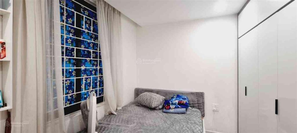 Bán gấp ch kđt resco, 56m2 2pn hơn 4 tỷ, tầng vip, lô góc thoáng, full nội thất, sát cv hoà bình
